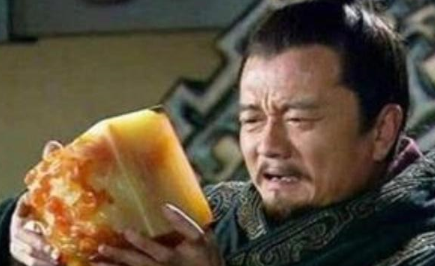 关羽对黄忠的前后态度，为什么会出现明显差异？