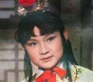 红楼梦中秦可卿与宝玉的真是关系是什么?