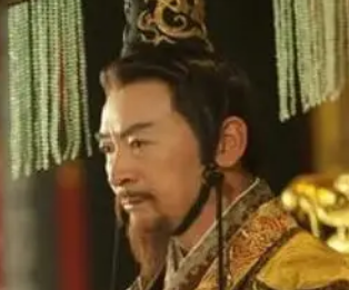唐朝时期，后宫妃子的服饰有何不同？