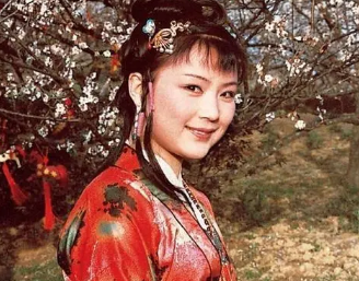 红楼梦中，爱出风头的史湘云为什么没有写螃蟹咏？