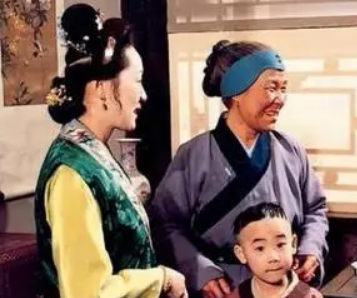红楼梦中狗儿是什么来历？和贾雨村相比出身有何不同？