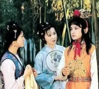 红楼梦中宝玉说凭他怎么后手不接，也短不了咱们两个人的是什么意思？