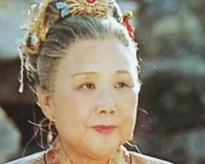 红楼梦中甄家被抄家后王夫人做了什么事情？有何影响？