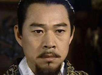 为了让荆轲答应刺杀秦王，太子丹都做了哪些事情来说服他？