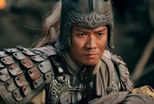 他是曾击败赵云的小将，后来结局如何？