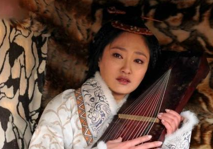 曹操一项喜欢别人的妻子 曹操为何没有霸占蔡文姬