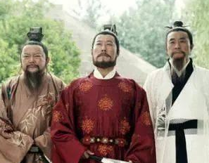 历史上朱元璋大肆屠杀功臣时，刘伯温是如何保全性命的？