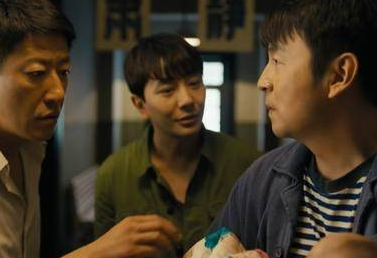 《人世间》周楠是嫌贫爱富吗？背叛了养父
