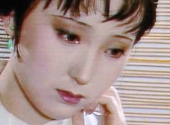 红楼梦中贾母不顾禁令提起抽材火，是因为什么？