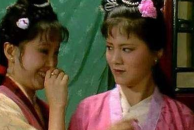 《红楼梦》袭人为什么讨厌晴雯？袭人是怎么对付晴雯的？
