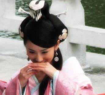 妹妹赵合德一进宫，赵飞燕为何迅速失宠？