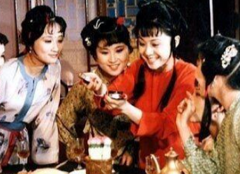 红楼梦中薛宝钗的花签是什么？这七个字到底有何奥妙？