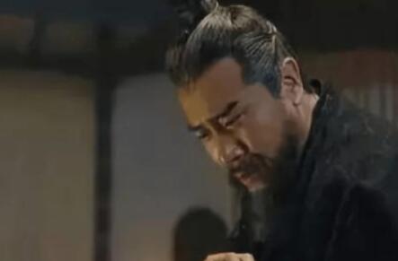 刘备起点很低，为何那么多的人才投靠他呢？