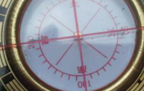 历史上沈括是如何发现磁偏角的？