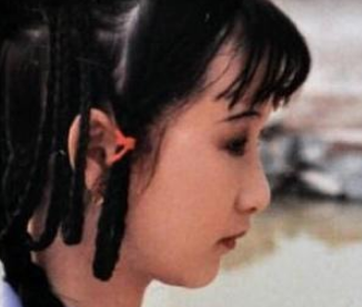 宝玉生日宴会结束后，芳官为何会睡在宝玉身边？