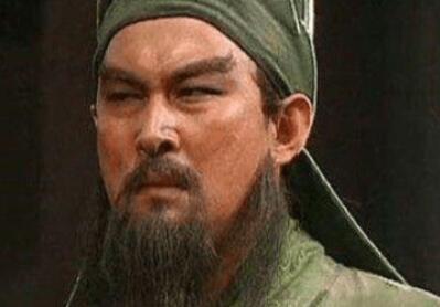 武侯祠里的关羽雕像为何都闭着眼呢？