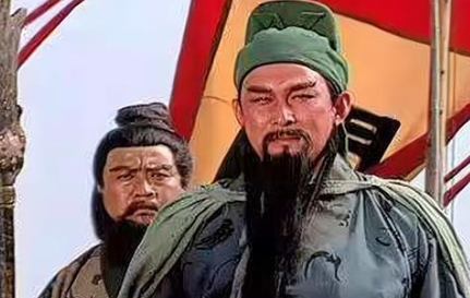 在五虎上将中，关羽对其他人的态度为何耐人寻味？
