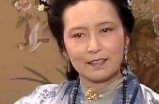 《红楼梦》面对元春赐礼，贾母是怎么挽回局面的？
