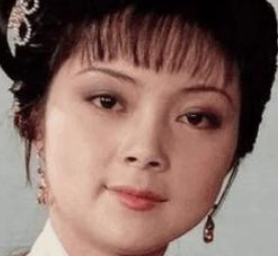 红楼梦王熙凤与宝钗为何不如黛玉的关系亲密？