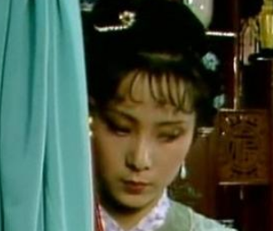 红楼梦晴雯摔坏扇骨后都发生了什么事情？