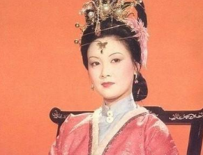 红楼梦中王熙凤为什么会小产？不是她不够精明
