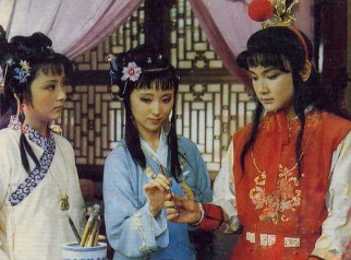 红楼梦中，林黛玉和史湘云相比谁更可怜？