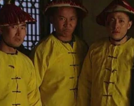 清朝黄马褂有什么作用 和珅有20件为何还是死了