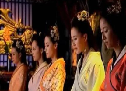 古代皇帝死后陪葬的妃子双腿为何是打开的 她们生前都经历了什么