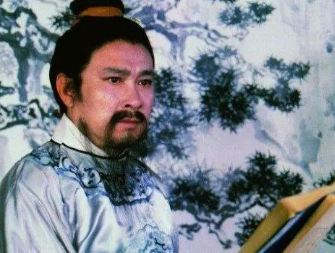 红楼梦中贾宝玉挨打，贾政却哭了5回，这是为什么呢？