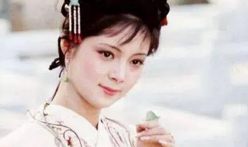 《红楼梦》王熙凤为什么要向奴才请示要不要抄检蘅芜苑？