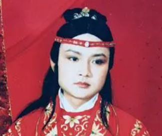红楼梦中宝钗愿意嫁给宝玉是因为什么？