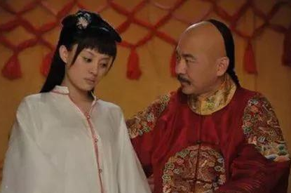 文艺作品中清朝成为了血统最乱的王朝 皇子和大臣有机会给皇帝带帽子吗