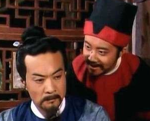 红楼梦中贾雨村为何没有选择将门牙子留下来？