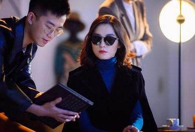 《盛装》故事背景是什么？主演有哪些人呢？