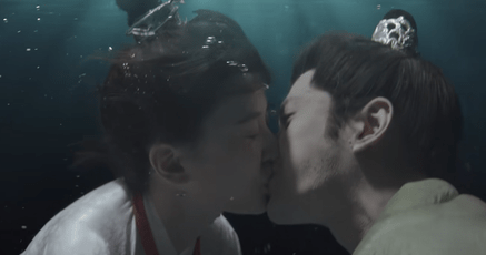 《嫣语赋》秋嫣梁翊联手破案，爱意绵绵