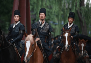 明朝设置的南北镇抚司，和锦衣卫有何不同？