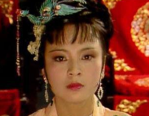 红楼梦中薛宝钗的管理能力与探春等人相比，如何？