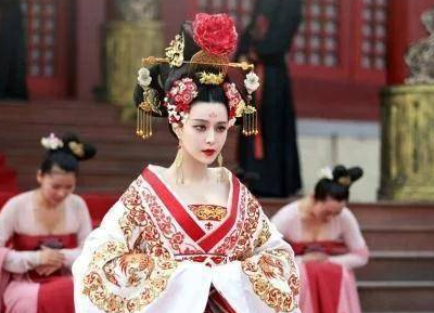 李世民后宫佳丽三千 李世民为什么会看上武则天