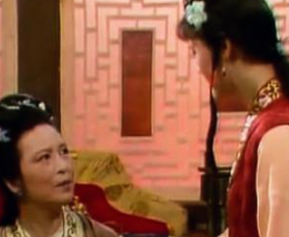 红楼梦袭人对黛玉是什么态度？不喜欢的原因是什么？