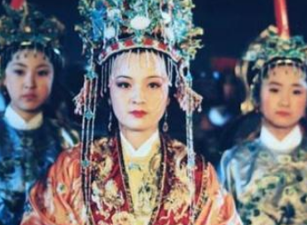 红楼梦宫里的小太监为何会来贾府打抽丰？