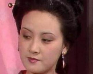 红楼梦平儿被王熙凤打之后，李纨做了什么？