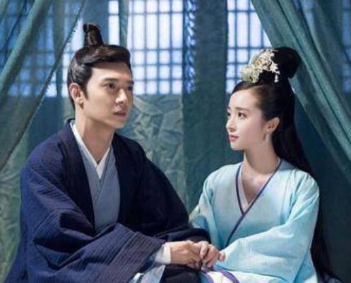 北周宣帝宇文赟在位8个月为何就退位？