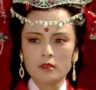 红楼梦中莺儿与主子薛宝钗之间的关系怎么样