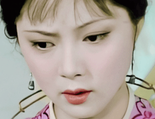 红楼梦中宝钗住进贾府之后，与众人的关系如何