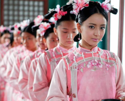 古代皇帝醒来都会冲龙沟 宫女们为何还要抢着伺候