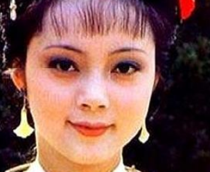 红楼梦宝钗在滴翠亭都偷听到了什么？她是什么反应？