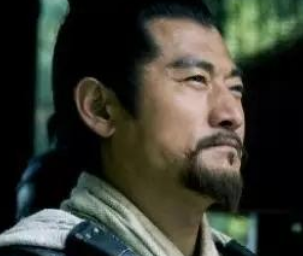 历史上孙坚是什么出身？他为何会选择投靠袁绍？