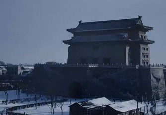 明成祖朱棣为什么将新的都城定在北京，而不是其他地方呢？