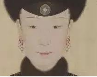 历史上令妃为何会成为乾隆帝的妃子？二人之间的关系怎么样？