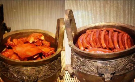 周代“八珍”开创了古人制作菜肴的什么先例？